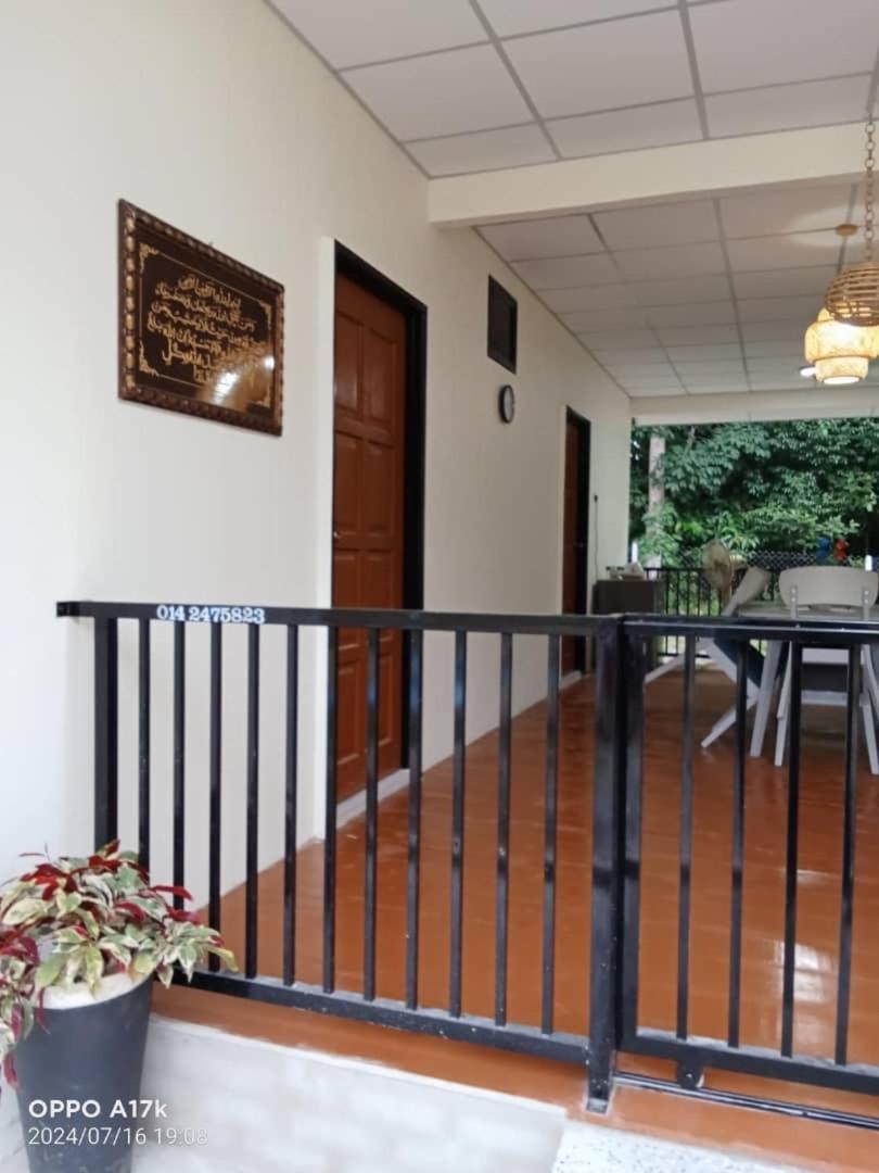 Bilik Umar Apartman Gerik Kültér fotó